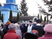 На Тернопільщині під час молитви за Героя Небесної Сотні до церкви прилетів лелека На Тернопільщині під час молитви за Героя Небесної Сотні до церкви прилетів лелека