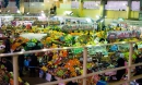 Куда в Украине идти за продуктами: на рынок или в магазин