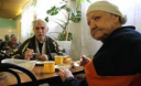 Ангел-хранитель одиноких стариков на Украине