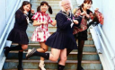 Літній японець красується в костюмі школярки, викликаючи у співвітчизників дикий захват