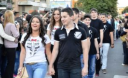 Вместо покупки платьев на выпускной школьники отдали деньги больным детям