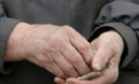 Азаров сомневается в своевременной выплате пенсий