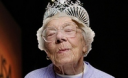 Объявив 78-летнюю пенсионерку победительницей… конкурса красоты, мошенники обманули ее на 70 тысяч гривен Объявив 78-летнюю пенсионерку победительницей… конкурса красоты, мошенники обманули ее на 70 тысяч гривен