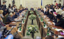 Ukraine crisis: Kiev talks open without rebels