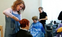 Где в Одессе бесплатно стригут и делают маникюр?
