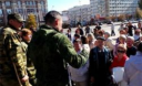 Пенсионеры бегут с захваченных террористами территорий Донбасса Пенсионеры бегут с захваченных террористами территорий Донбасса