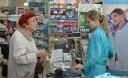 У Росії пенсіонери побилися за ліки і зламали вітрину аптеки