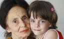 Эта 76-летняя старушка 9 лет назад родила своего первого ребенка! Такого ты еще не видел...