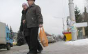 При переломе не всегда появляются нестерпимая боль и отек, поэтому после падения лучше сразу обратиться к травматологу При переломе не всегда появляются нестерпимая боль и отек, поэтому после падения лучше сразу обратиться к травматологу