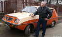 Пенсионер 40 лет ездит на самодельном автомобиле «Фантазии»