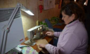 Житомирські бабусі шиють для бійців спідню білизну, подушечки, рукавиці та в'яжуть шкарпетки