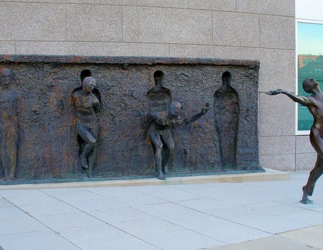 Вражаюче дивні скульптурні прикраси міст