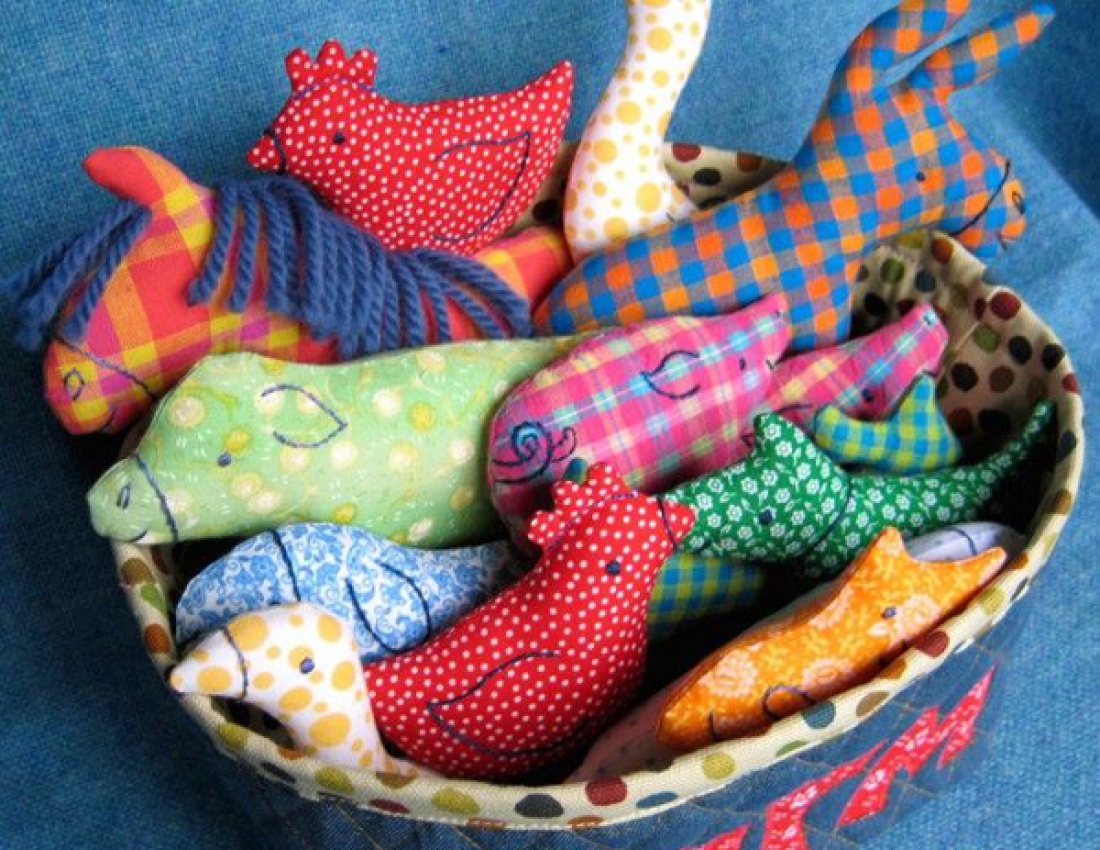 Дуже потрібні речі з непотрібних клаптиків тканини :-)