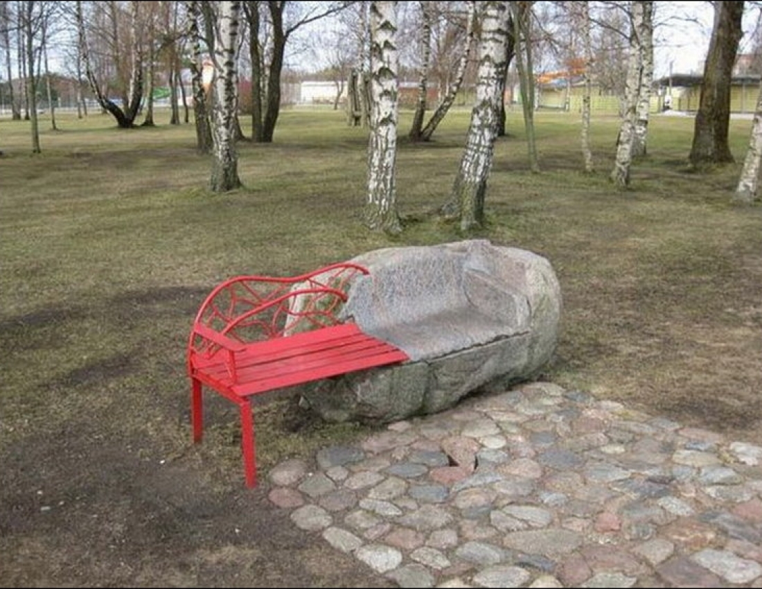 Відпочиньте та здивуйтесь :-) : дивні лавки в Україні та світі