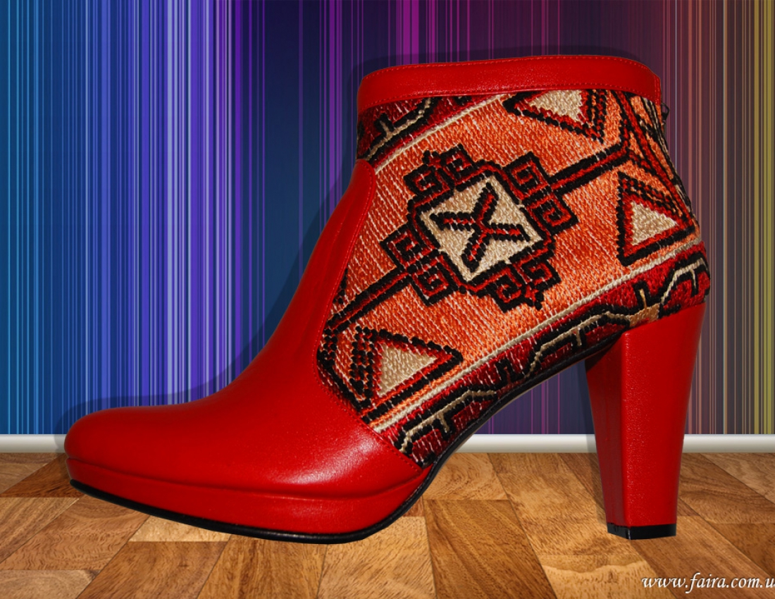 Яка жінка пройде повз такої краси?!..