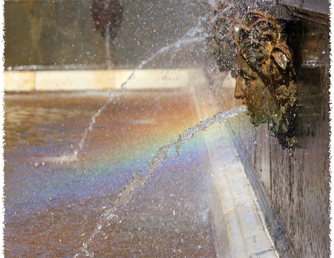 Такий лагідний, задумливий, довгоочікуваний ... весняний дощ за вікном