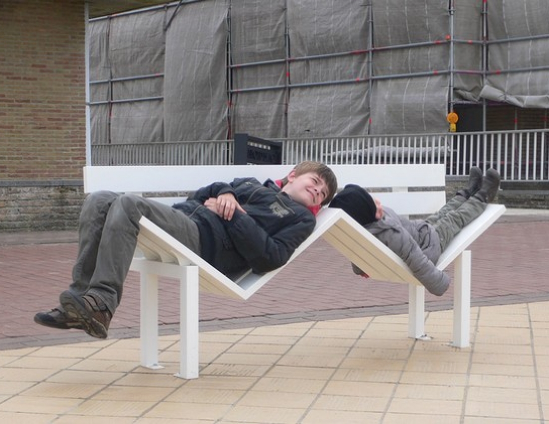 Відпочиньте та здивуйтесь :-) : дивні лавки в Україні та світі