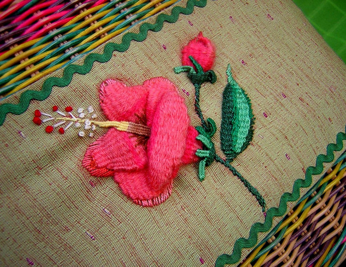 Вишивка на гребінці