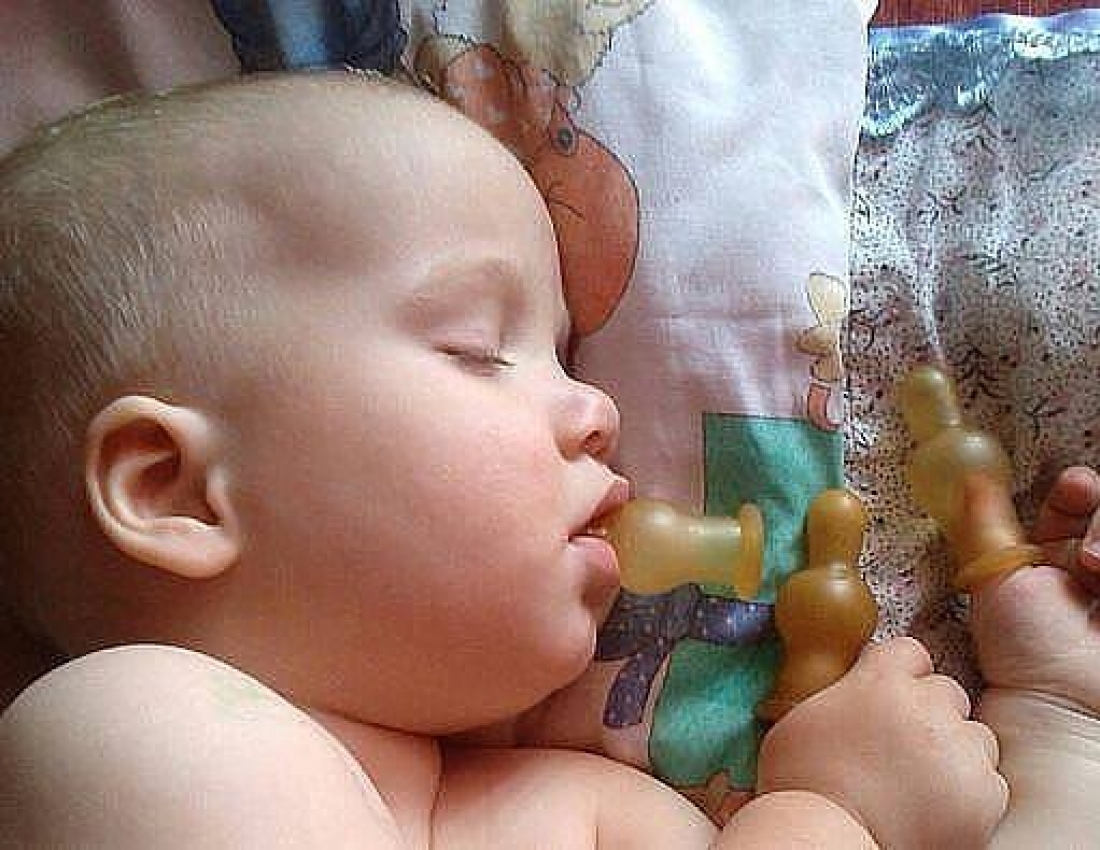 Безтурботних усім снів...