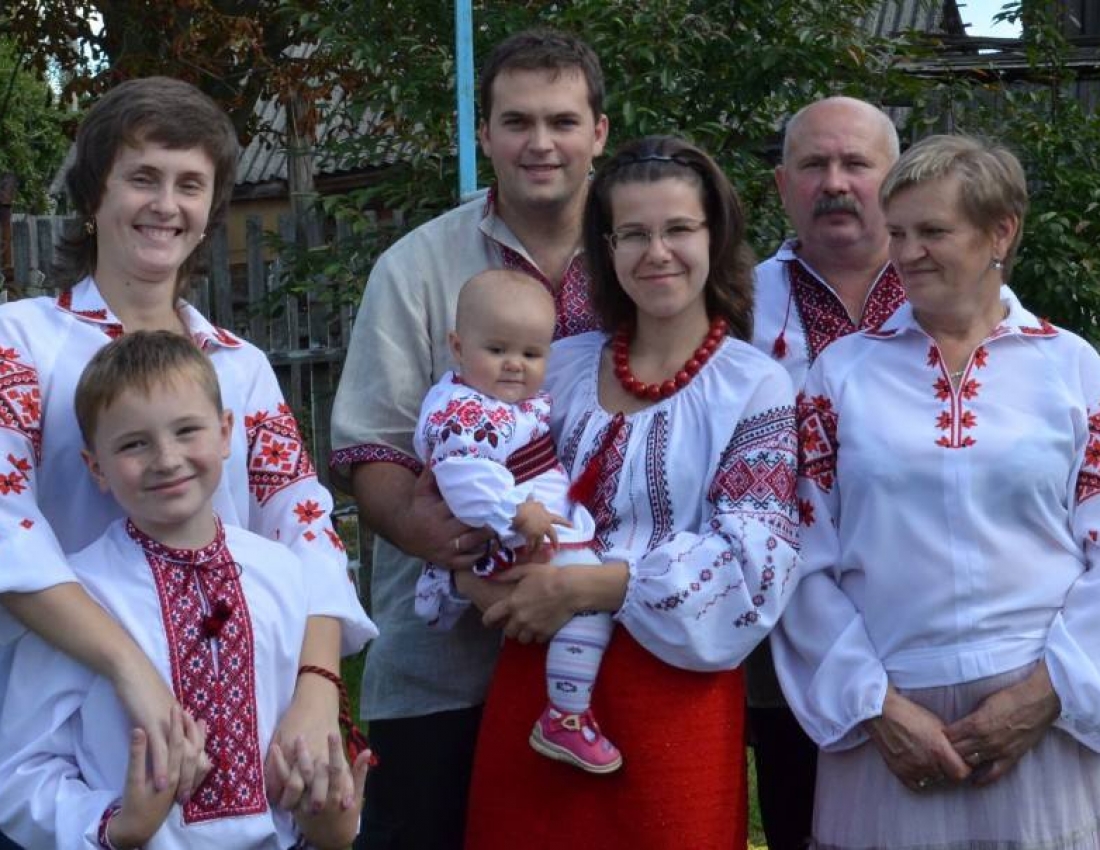 Мальовнича наша українська родина!