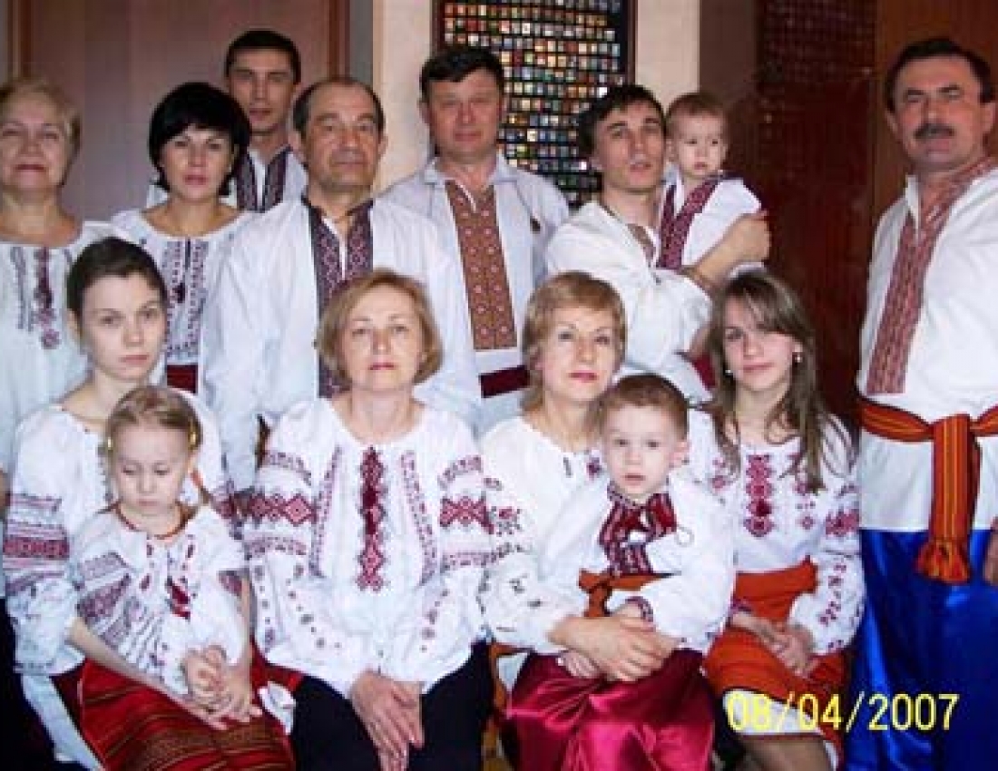 Мальовнича наша українська родина!