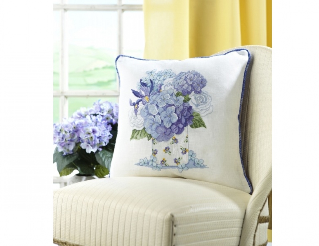 Такі милі серцю вишиті бабусині подушки)