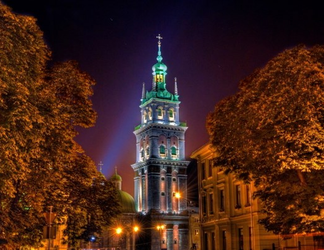 Місто спить... гаснуть вогні