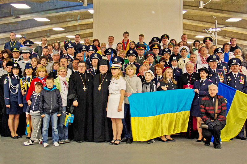  Українські паломники — учасники 55-ого Міжнародного військового паломництва до м. Лурд (Франція).