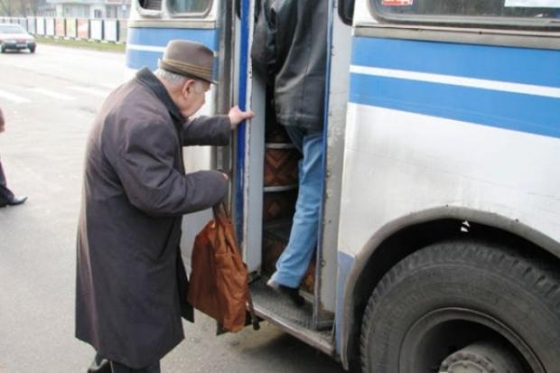 Скасування пільг: Хто більше не зможе їздити у транспорті безкоштовно? (інфографіка) Скасування пільг: Хто більше не зможе їздити у транспорті безкоштовно? (інфографіка)
