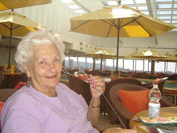 86-летняя американка продала все имущество и 7 лет живет на круизном лайнере 86-летняя американка продала все имущество и 7 лет живет на круизном лайнере