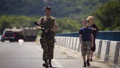 Pro-Russia militants have been battling Ukrainian forces in areas of Luhansk and Donetsk