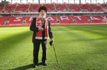 102-летний болельщик "Спартака" отправил из России 700 тысяч внуку, мобилизованому в украинскую армию