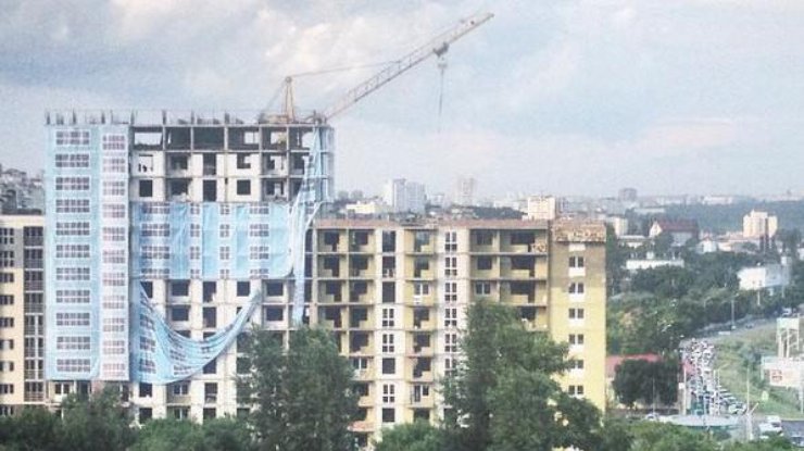 Уфа встретит Путина: асфальт на траве и лес на картоне (фото)