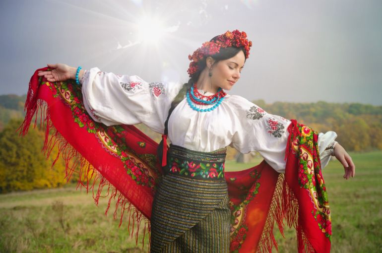 Символізм українського етнічного вбрання.Модно-не означає правильно
