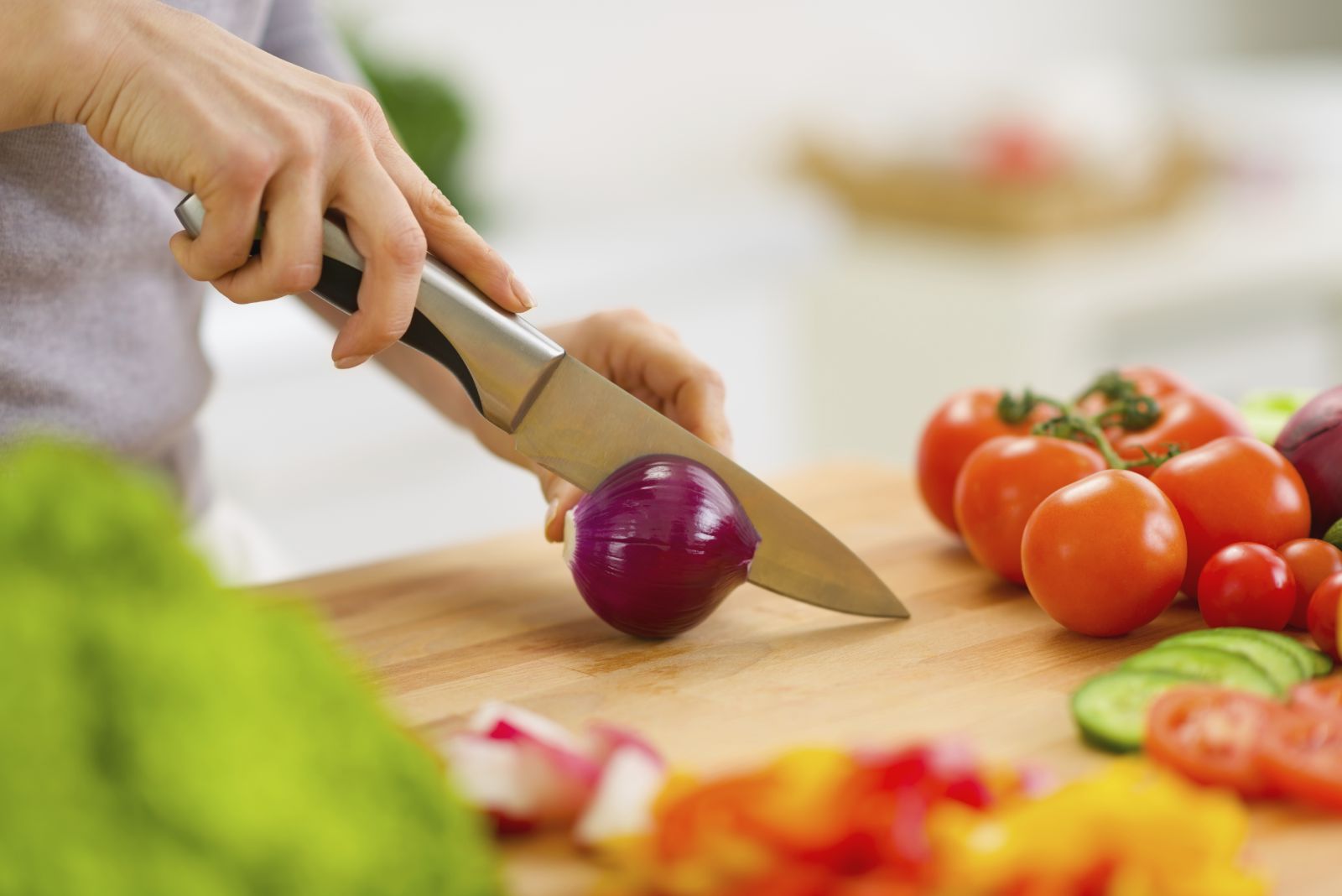 Як нарізати цибулю без сліз