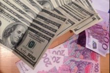 «Будь ласка, напишіть, що Севастополь – це Україна». Кримчанки передали гроші бійцям АТО