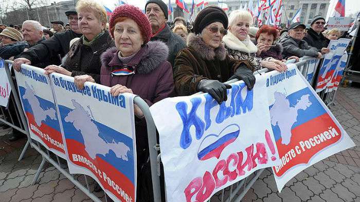 «Одною рукою дала, а іншою забрала»: пенсіонери в Криму обурені «розводом» РФ «Одною рукою дала, а іншою забрала»: пенсіонери в Криму обурені «розводом» РФ