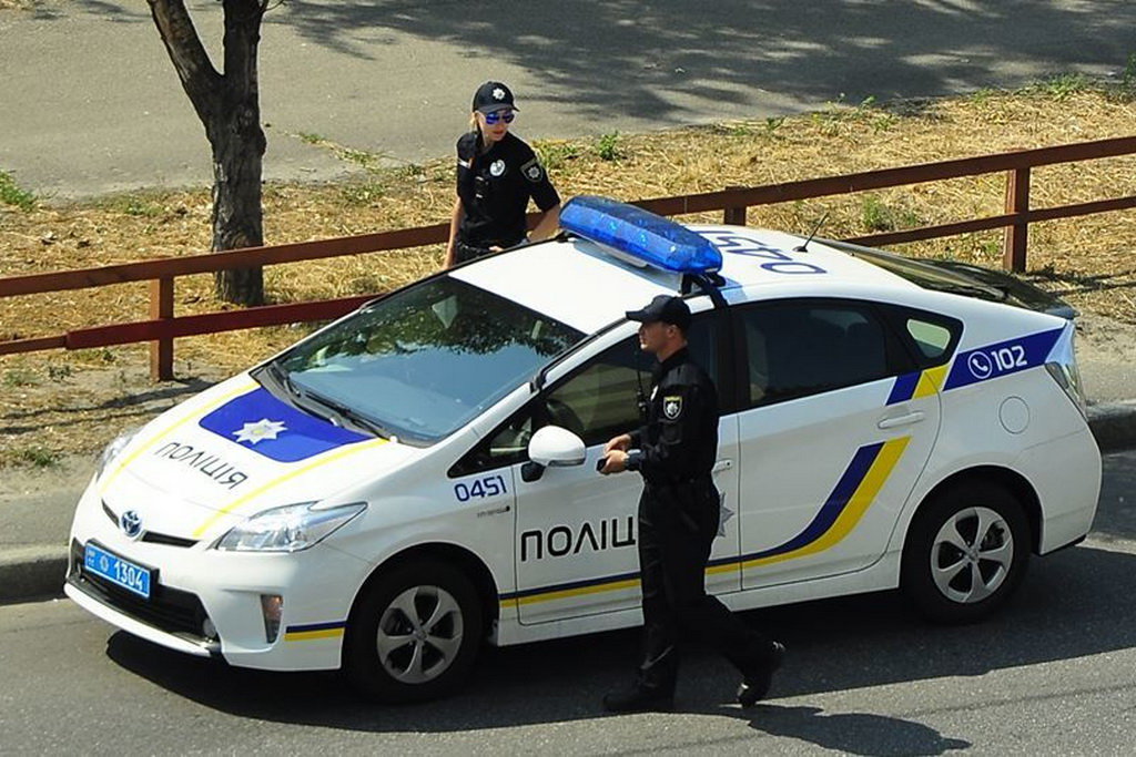 Вас зупинила на дорозі нова поліція? Ваші права. Пам’ятка водію.