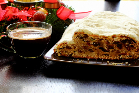 Німецький різдвяний штоллен (Stollen) Німецький різдвяний штоллен (Stollen)