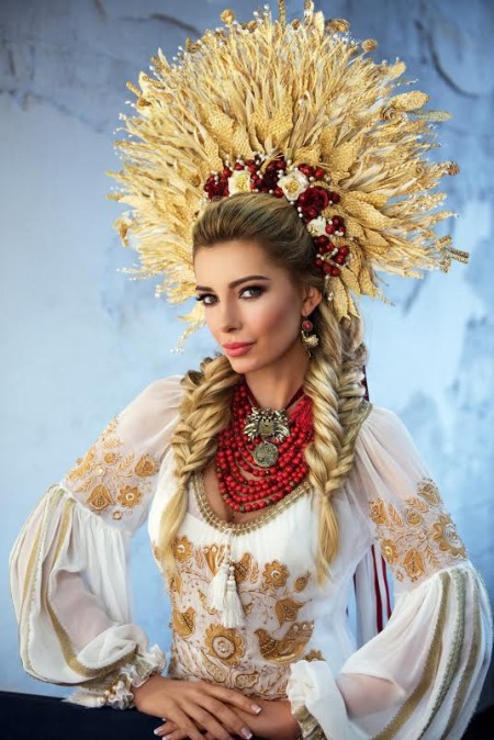 “Міс Україна Всесвіт” вразила національним костюмом(ФОТО) “Міс Україна Всесвіт” вразила національним костюмом(ФОТО)