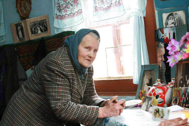 «Cтара хата, стара дорога, стара осика, старий кіт...»