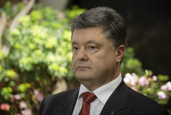 Порошенко ветував закон, який повертає низку пільг чорнобильцям Порошенко ветував закон, який повертає низку пільг чорнобильцям