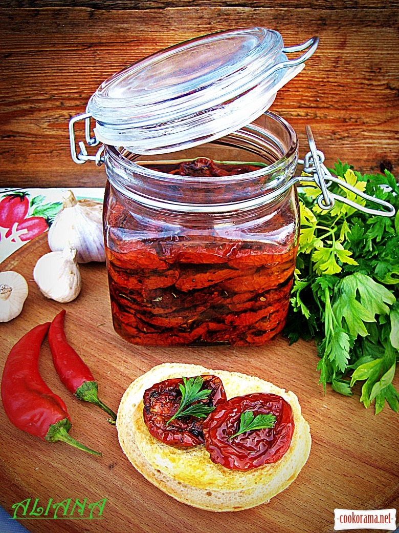 Pomodori secchi sotto olio або смачнющі в’ялені помідори