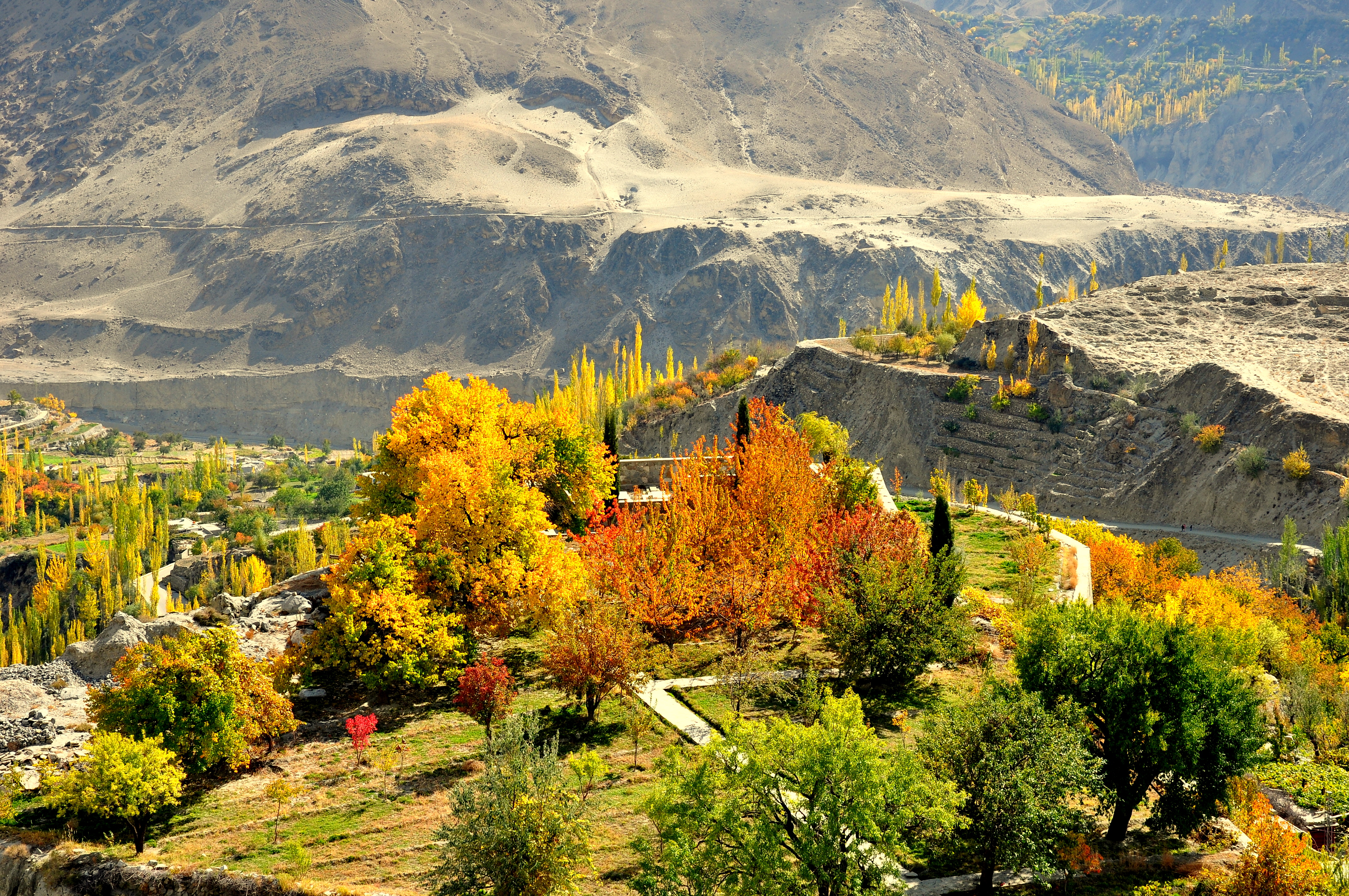 Пакистан племя хунзах. Долина Хунза Пакистан. Hunza Valley Пакистан. Долина реки Хунза. Оазис молодости Долина реки Хунза.