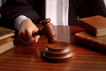 Зарплата і пенсія чиновників мають бути публічними – рішення суду