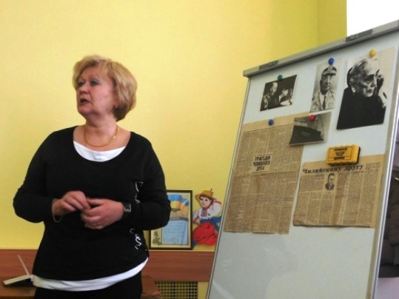Одеських пенсіонерів познайомили з миротворчою діяльністю письменника Івана Гайдаєнко